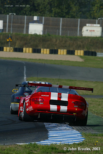 Roos Viper on the kerbs