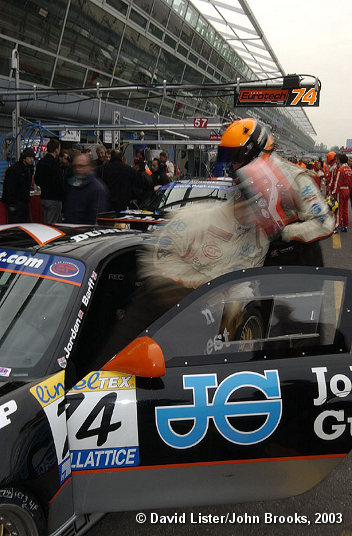 Rob Barff and Mike Jordan swap seats in the No74 Eurotech Porsche GT3-RS
