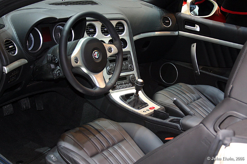 Alfa Romeo Spider interior